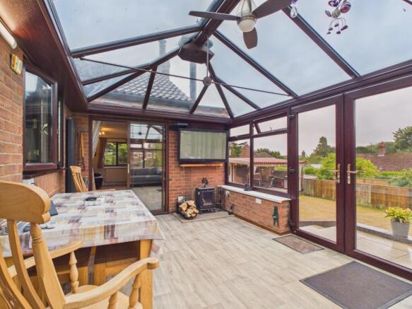 2 bed Detached Bungalow for sale Image 11