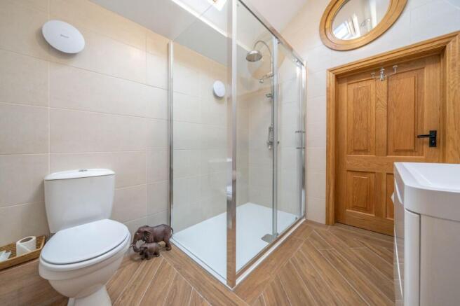 1 bed Detached for sale Image 9
