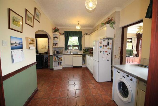 L Shaped dining kitchen