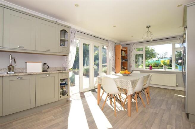 Kitchen/ Breakfast Room