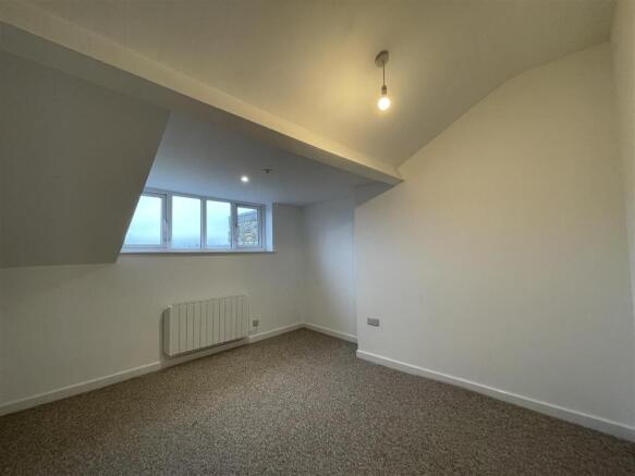 15 bed Block of Apartments for sale Image 10