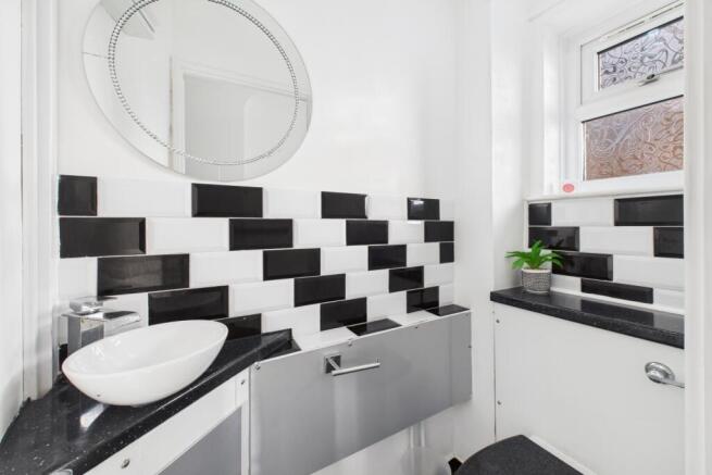 3 bed Semi-Detached to rent Image 7