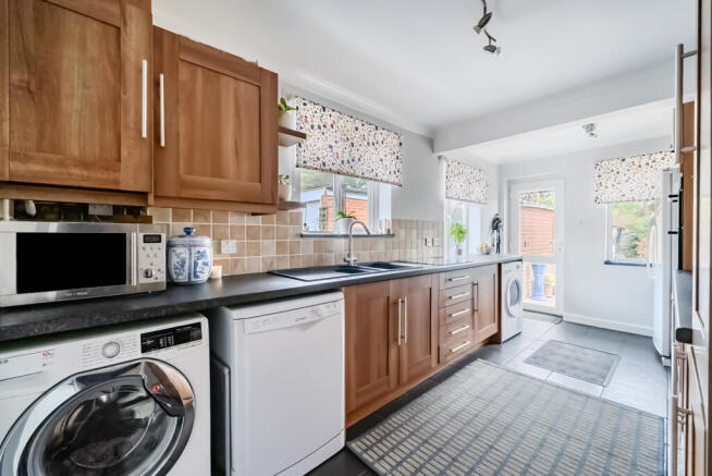 Kitchen Pic 1