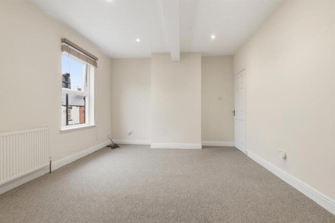 3 bed Terraced for sale Image 7