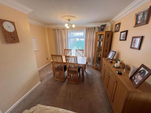 3 bed Town House for sale Image 9