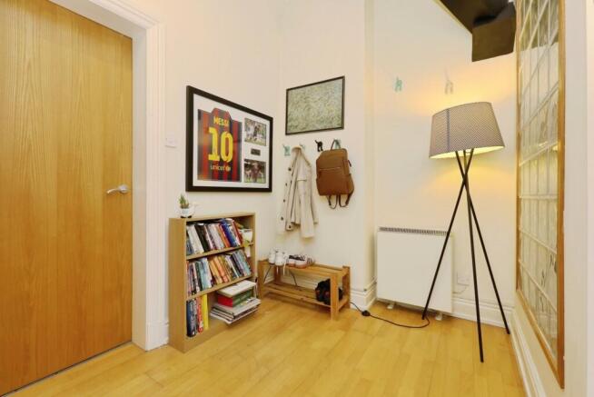 2 bed Flat for sale Image 6