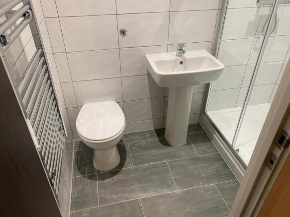 2 bed Apartment to rent Image 6