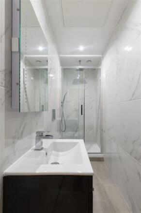 2 bed House for sale Image 7