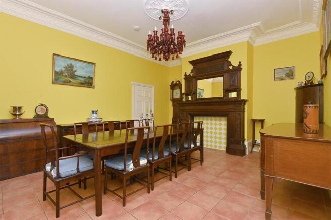 6 bed Semi-Detached for sale Image 9