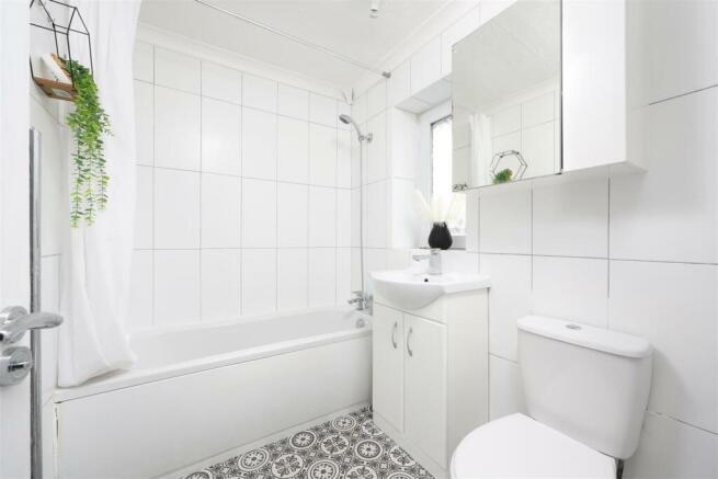 21 Allington Way 23.JPG
