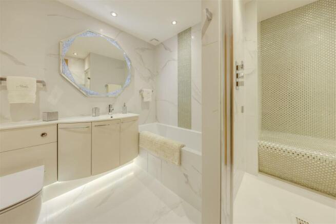 Family Bathroom with Steam