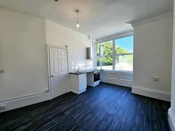 6 bed Block of Apartments for sale Image 9