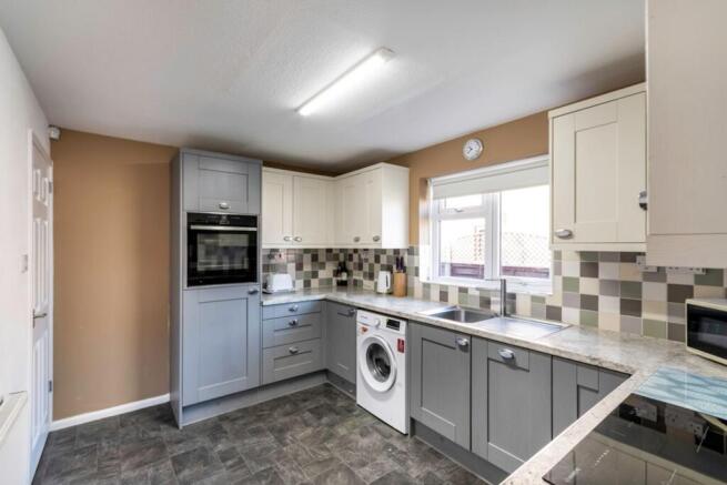Kitchen: