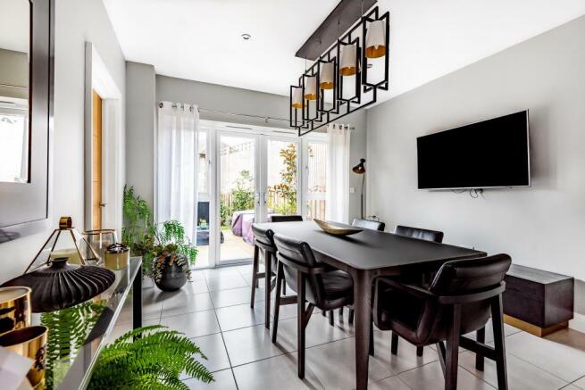 Kitchen/Dining area
