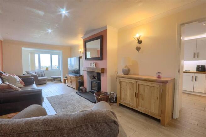 4 bed Semi-Detached for sale Image 6