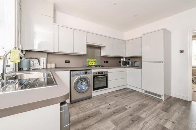 2 bed Terraced for sale Image 4