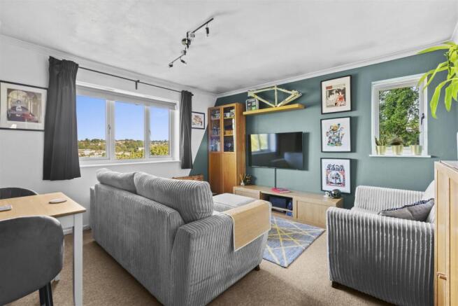 Lingfield Close-1.jpg