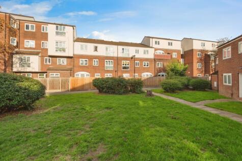 Dunmow Close, Feltham, TW13