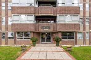 Flat 25, 16 18 Veric, Eaton Gardens, Hove BN3 3UB
