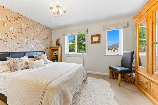 3 bed Town House for sale Image 8