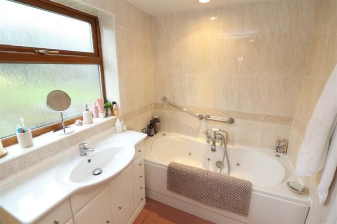 Bath / Shower Room / WC