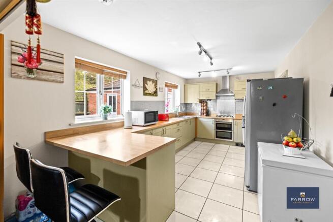 Kitchen / Breakfast Room