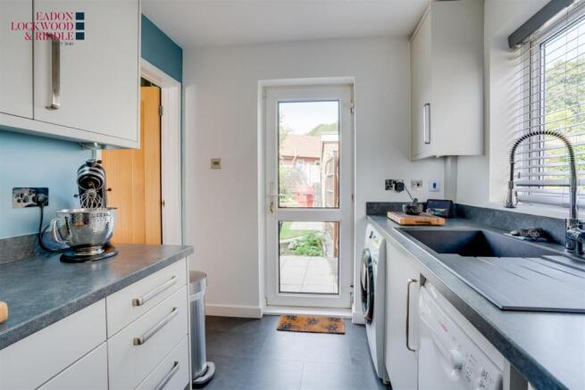 3 bed Semi-Detached for sale Image 4