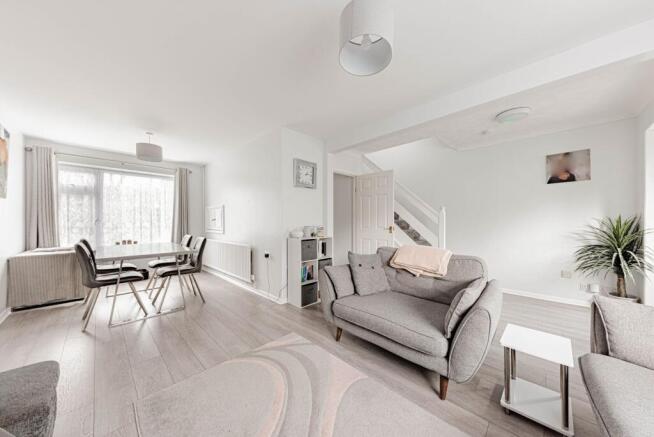 Living/Dining Room (2)