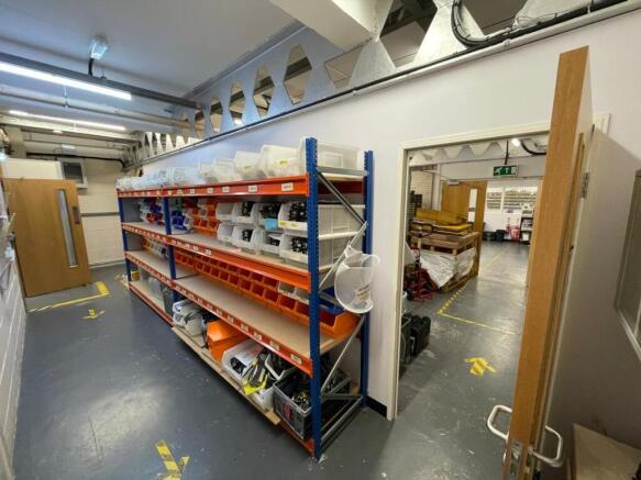 216411 photo b K.JPG