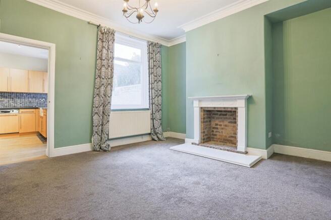 4 bed Terraced for sale Image 4