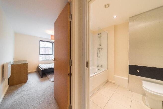 2 bed Apartment to rent Image 6