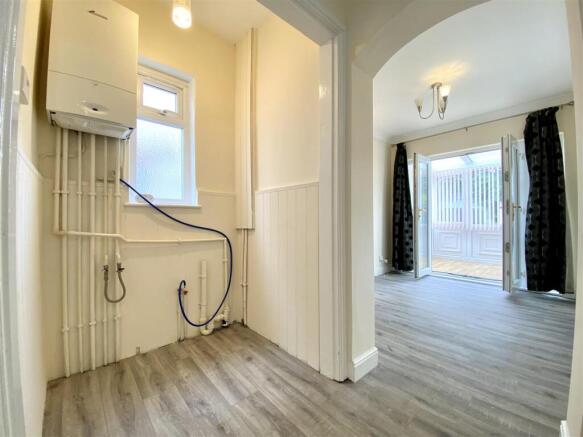 3 bed Semi-Detached for sale Image 9