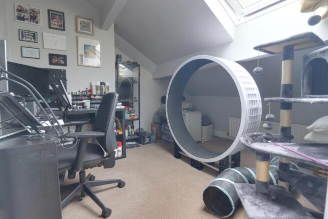 3 bed Terraced for sale Image 11