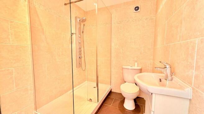 1 bed Detached for sale Image 7