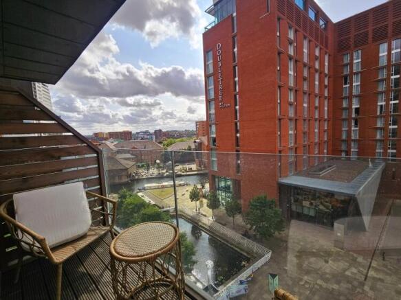 2 bed Apartment to rent Image 12