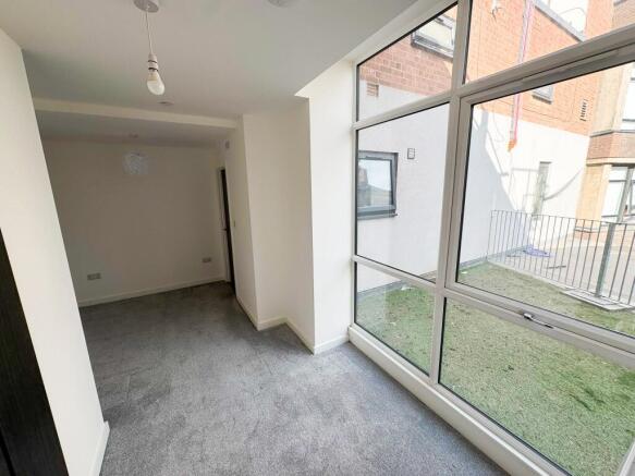 1 bed Apartment to rent Image 4
