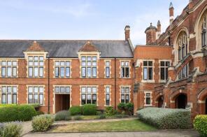 11, Devonshire House, Marlborough Drive, Bushey WD23 2RL