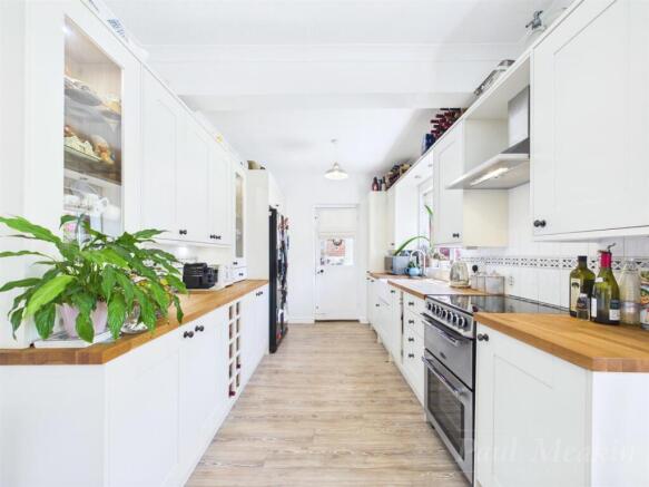 Kitchen/ Breakfast Room