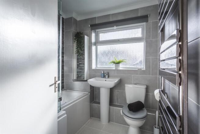 Superb Contemporary Bathroom