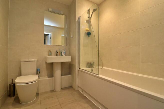 Bathroom.JPG