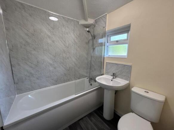 2 bed Semi-Detached to rent Image 10