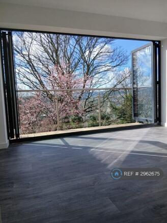 3 bed Semi-Detached to rent Image 8