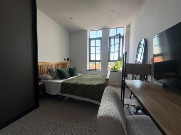 2 bed Apartment to rent Image 5
