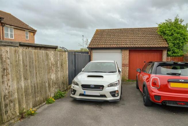 Garage & Drive 1.jpg