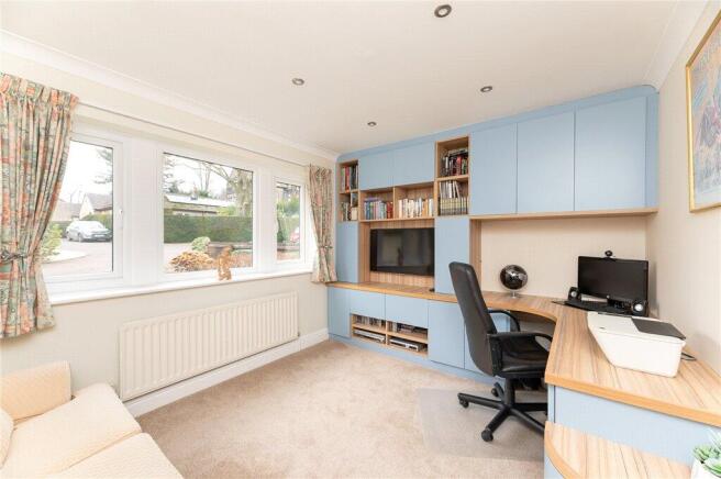 4 bed Detached for sale Image 7
