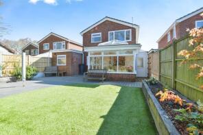 8, Greaves Close, Bournemouth BH10 5EG
