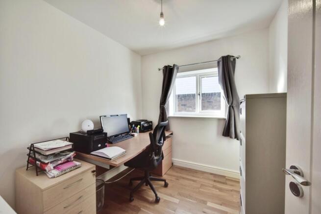 Bedroom 5 / Study