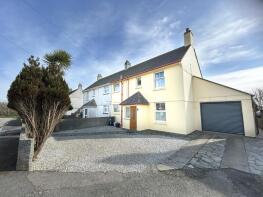 8, Langweath Estate, Mawgan TR12 6AU