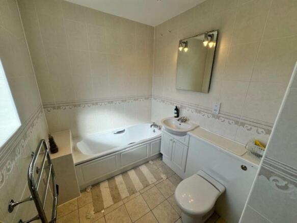en-suite main