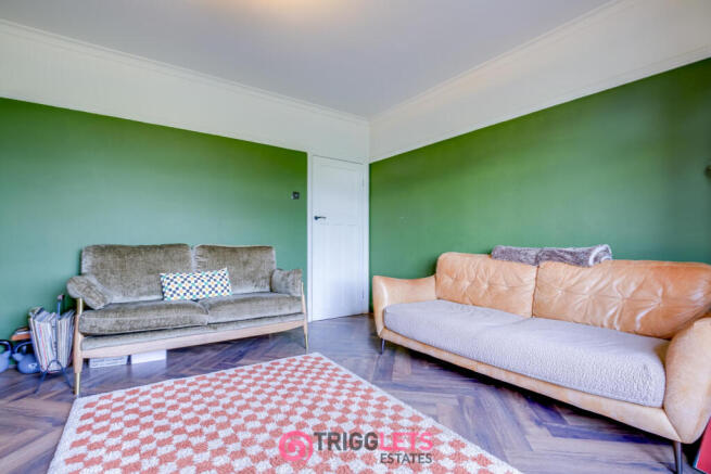 4 bed Semi-Detached for sale Image 10